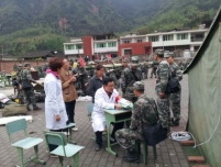 凉山州第一人民医院20人医疗救援队奋战雅安震区一线