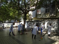 党员进社区 传递正能量